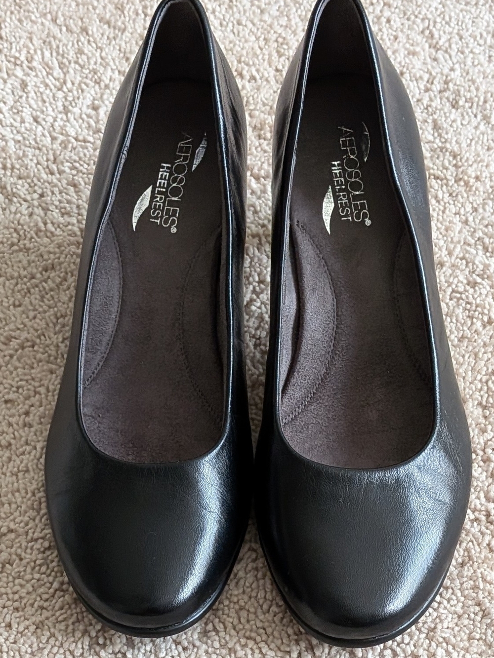 AEROSOLES Black Leather Rounded-Toe Comfort Low Heel Pumps. 10M New Without Box